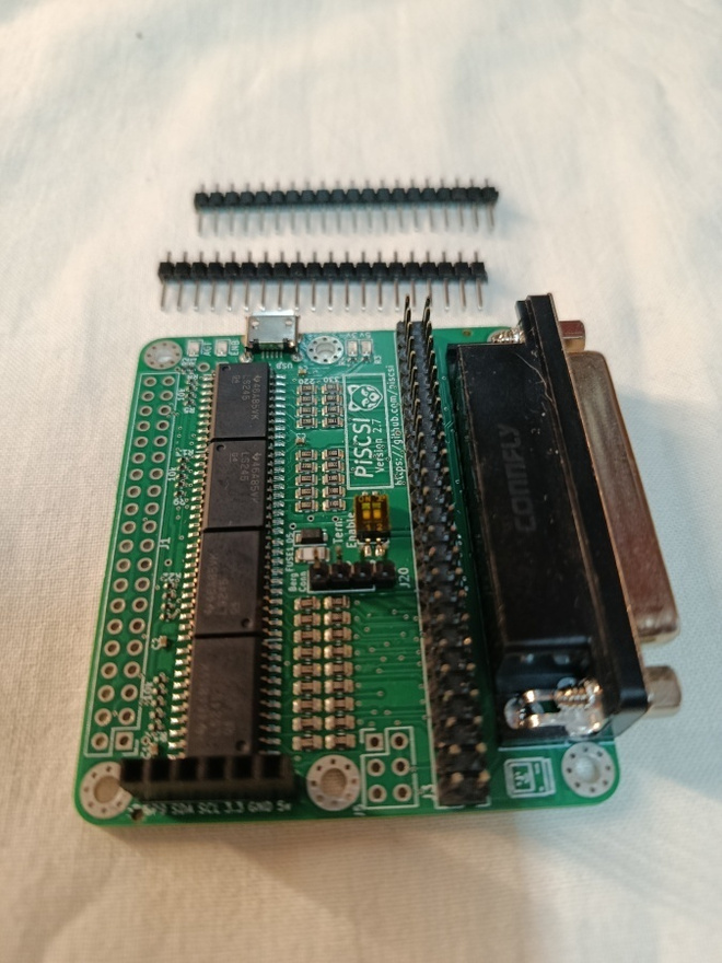 Uusi PiSCSI 2.7 SCSI-emulaattorikortti DB25 + sis liitin