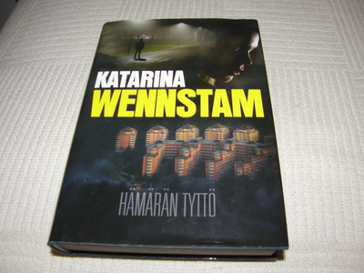 Katarina Wennstam Hämärän tyttö -sid
