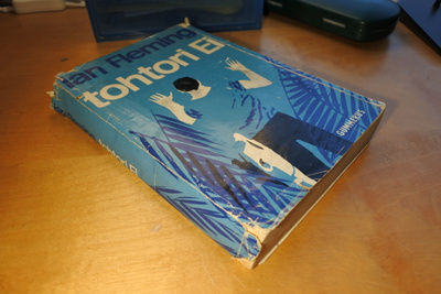 Ian Fleming: Tohtori Ei, nidottu
