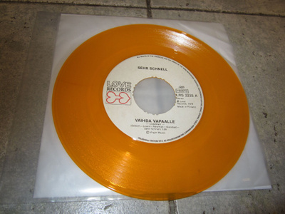 SEHR SCHNELL - VAIHDA VAPAALLE / 1979 - LOVE RECORDS