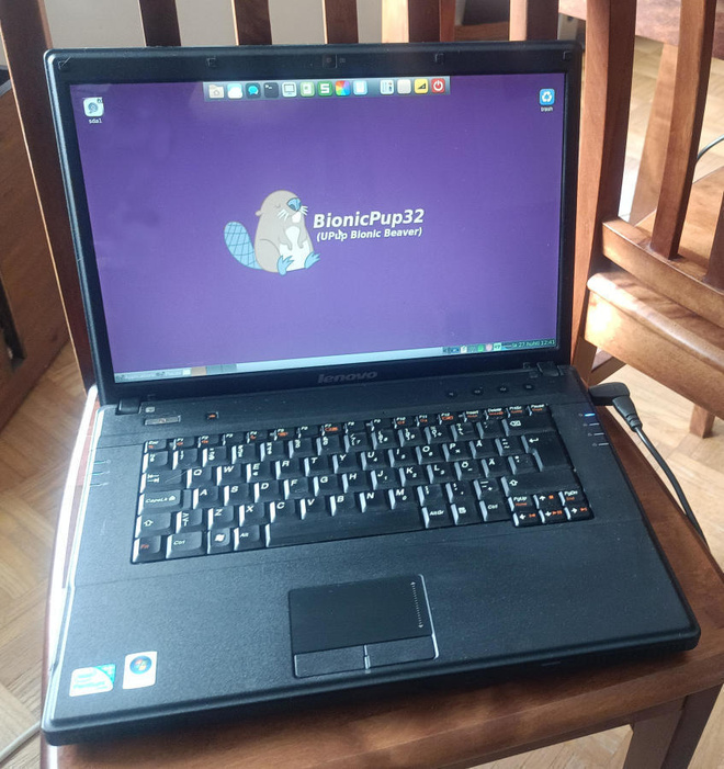Lenovo 3000 *** Varaosiksi / VANHAA KAMAA ***