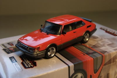 Saab 900 turbo -87 1:64 ALE!