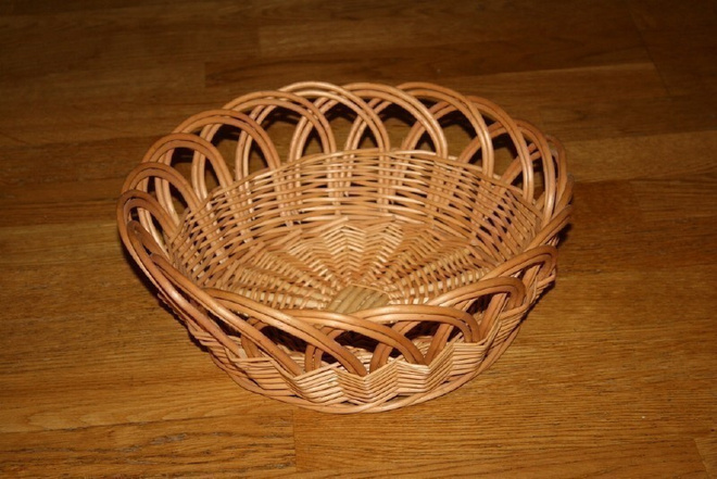 Vaalea kori halkaisija n. 30 cm