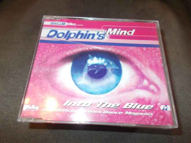 CDM DOLPHINS MIND ** INTO THE BLUE **
