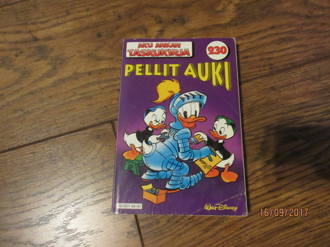 Aku Ankan taskukirja 230 - Pellit auki (1.Painos)