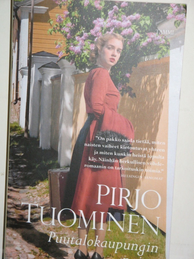 Pirjo Tuominen : Puutalokaupungin naiset