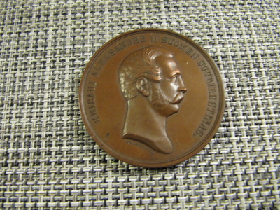 Aleksanteri II Valtiopäivillä 1863-1864 mitali /Lea Ahlborn
