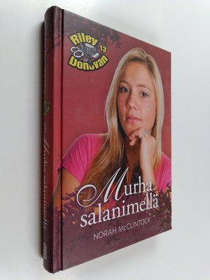 Norah McClintock : Murha salanimellä