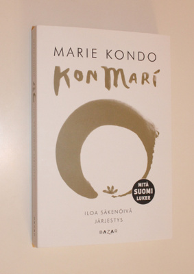 Marie Kondo (KonMari): Iloa säkenöivä järjestys