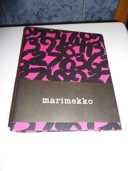 Marimekko Lukematon kalenterikansio uusi