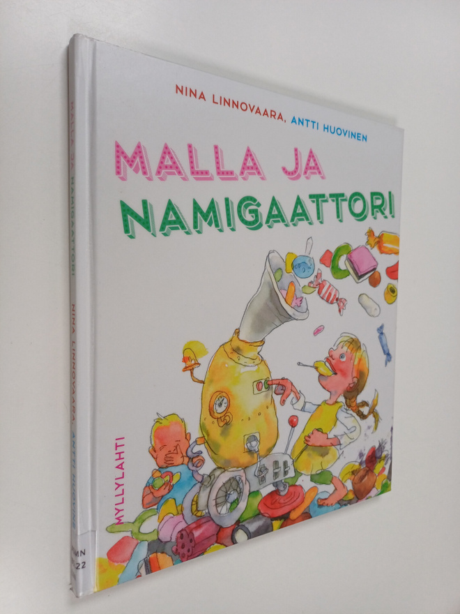 Nina Linnovaara ym. : Malla ja namigaattori