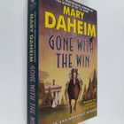 Mary Daheim : Gone with the Win - A Bed-and-Breakfast Mys... - pikkukuva 1