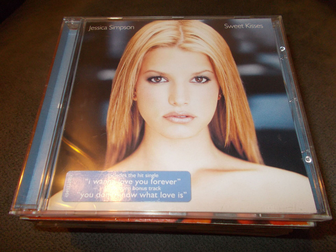 CD JESSICA SIMPSON ** SWEET KISSES **