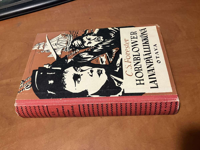 FORESTER HORNBLOWER LAIVANPÄÄLLIKKÖNÄ 1956 HYVÄ