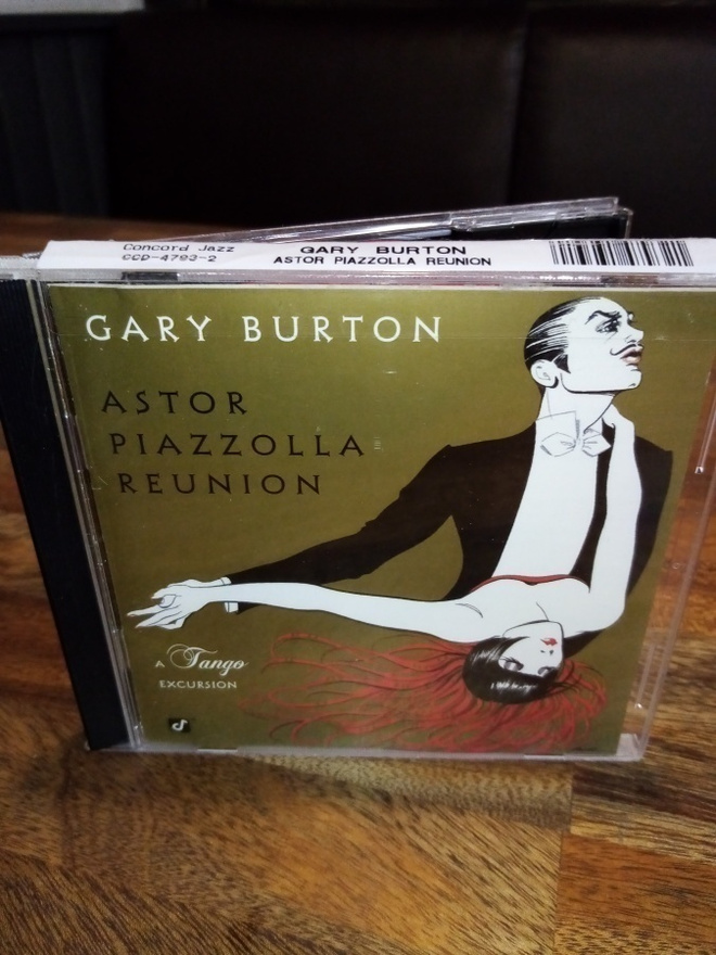 CD Gary Burton :  ASTOR PIAZZOLLA Reunion ( SIS POSTIKULU)