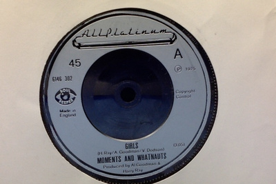 MOMENTS AND WHATNAUTS :: GIRLS :: VINYYLI SINGLE 7"  1975 !!