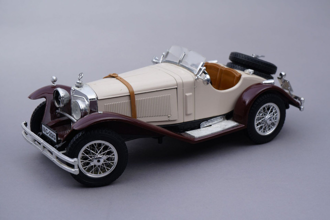 039. Burago 'Mercedes-Benz SSK 1928' pienoismalli.