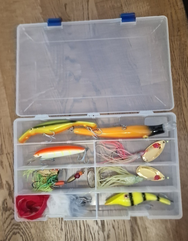 Rasia + kaksi isoa vaappua + haukilippoja + vaappuja