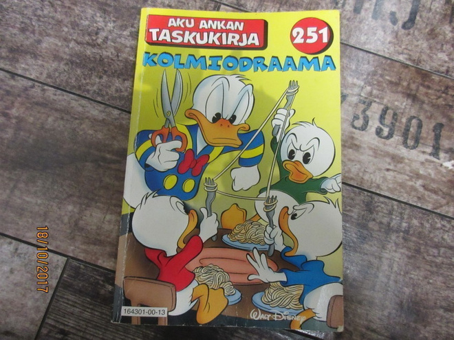 Aku Ankan taskukirja 251 - Kolmiodraama (1.Painos)