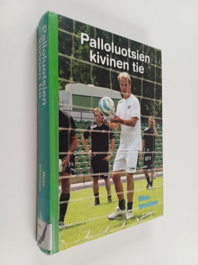 Mikko Vehviläinen : Palloluotsien kivinen tie