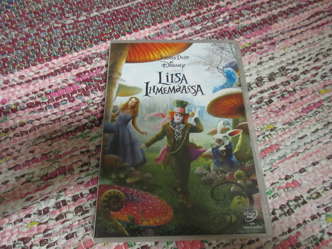 Disney Liisa Ihmemaassa dvd.  Johnny Depp.