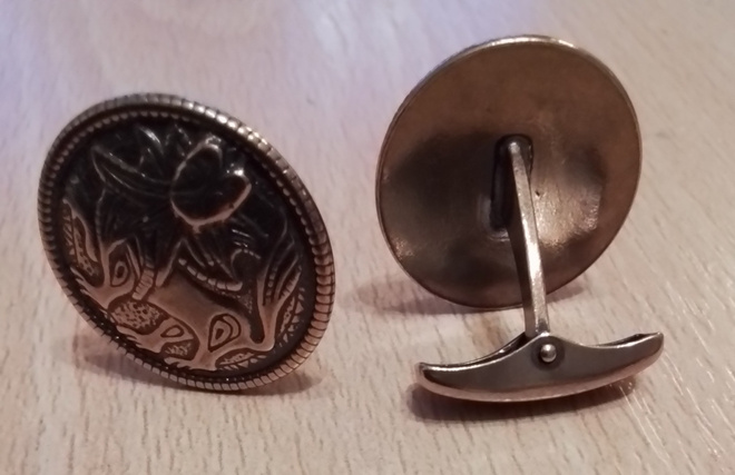 Kalevala Koru,  Aurinkoleijona kalvosinnapit