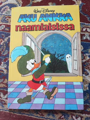 Aku Ankka naamiaisissa Disney
