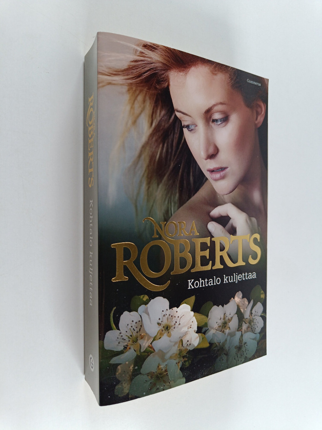 Nora Roberts : Kohtalo kuljettaa