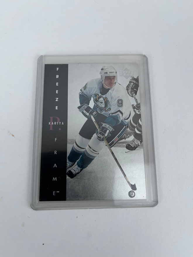 1995-96 Upper Deck Freeze Frame Paul Kariya #F9