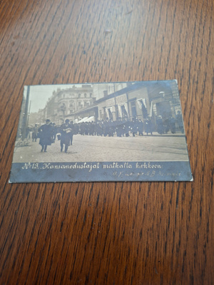 11 Helsinki Kansanedustajat matkalla kirkkoon