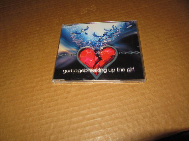 Garbage CDEP Breaking Up The Girl v.2002  UUSI