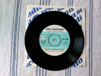Erkki Junkkarinen – Ruusut Hopeamaljassa  7" 1967