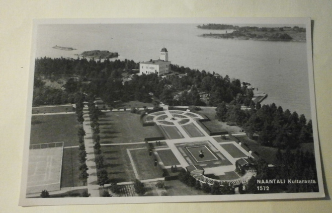 Naantali, Kultaranta 1572, puutarhaa, Velj. Karhumäki, ei p.