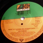 JELLYBEAN  ::  WHAT'S IT GONNA BE    ::   VINYYLI 7"    1990 - pikkukuva 4