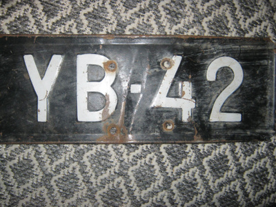 Rekisterikilpi YB-42