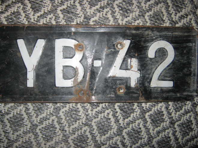 Rekisterikilpi YB-42