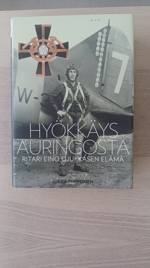 Hyökkäys auringosta Ritari Eino Luukkasen elämä