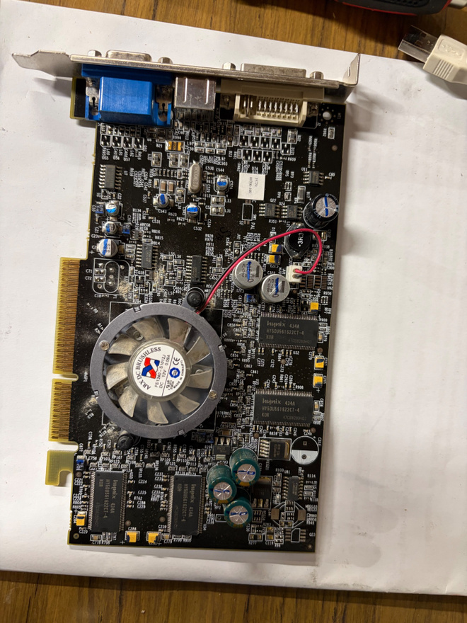 Radeon 9600XT 256MB