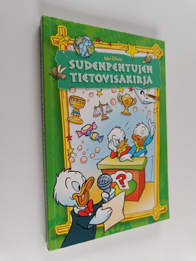 Walt Disney : Sudenpentujen tietovisakirja