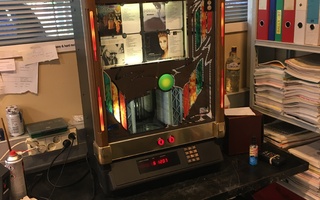 Jukebox - NSM  Wizard + 100 CD-levyä.