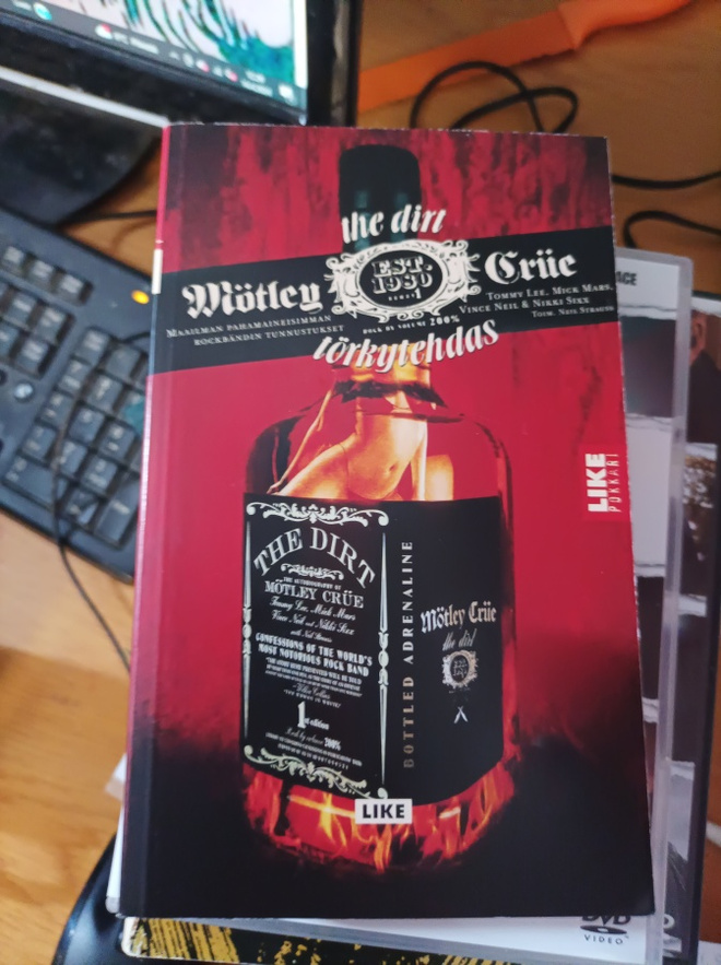 Motley crue The dirt Törkytehdas