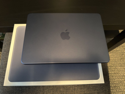 MacBook Neo - Kuin Uusi -
