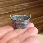 Nukkekoti miniatyyri pieni rustiikkinen saavi 1:12 - pikkukuva 2