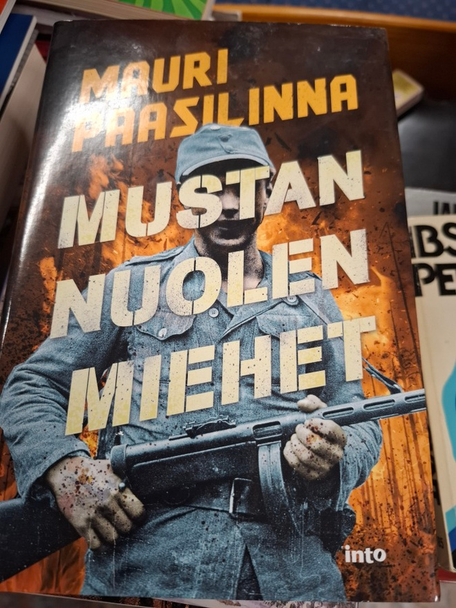Mauri Paasilinna Mustan nuolet miehet