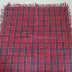 Pöytäliina punainen 75 x 75 cm kudottu vähän käytetty - pikkukuva 2