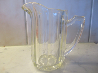 ERIKOINEN  VINTAGE KERMAKKO