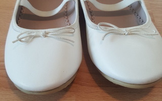 Balleriinat koko 34