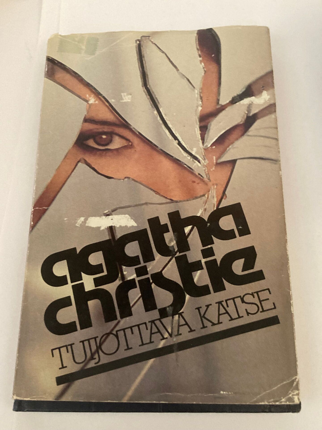 Agatha Christie : Tuijottava katse