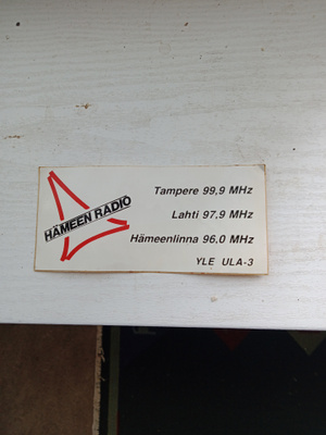 Hämeen Radio tarra.