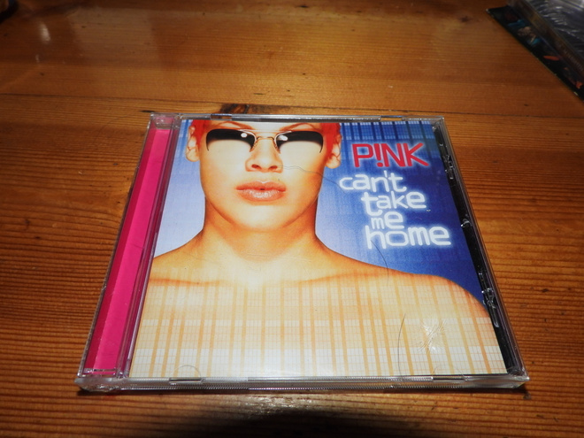 Pink : CAN'T TAKE ME HOME 2000